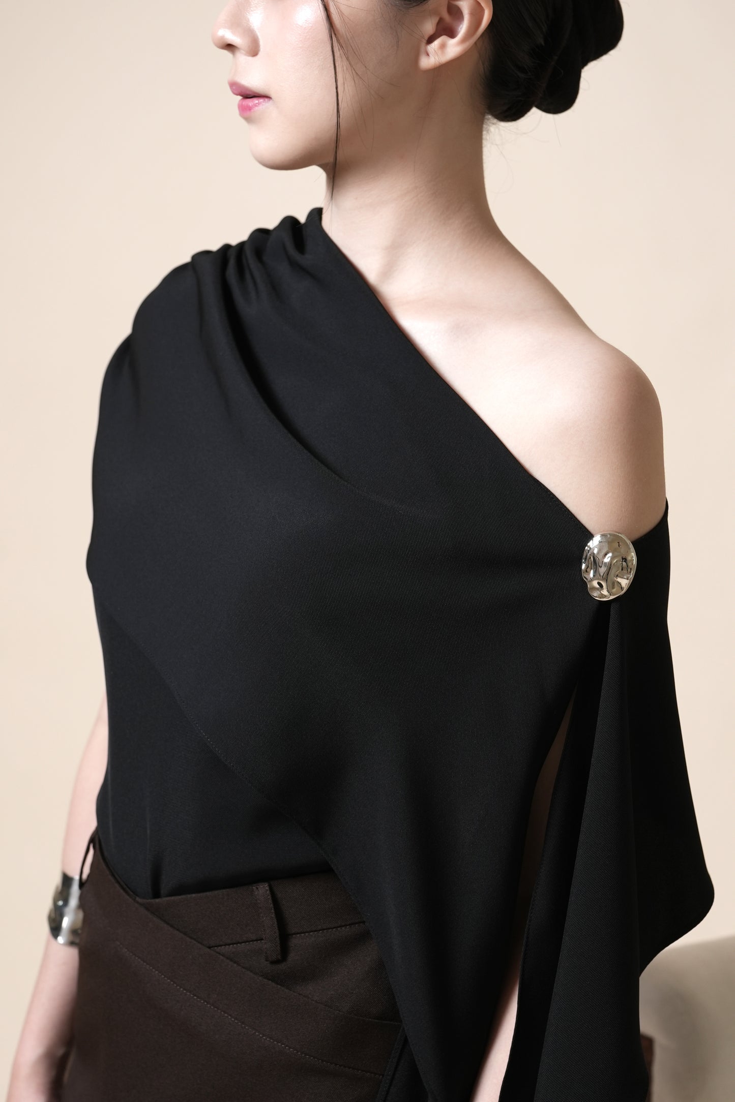 OFFICIAL CRUE - Manor Cape Top